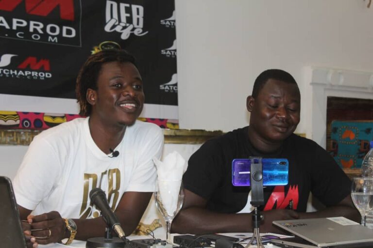 Djérabé Ndigngar présente Satchaprodmusic.com à la presse