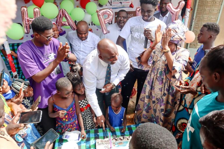 Le DG d’Airtel Tchad Dina Mahamat Amadou célèbre son anniversaire avec les enfants dévaforisés